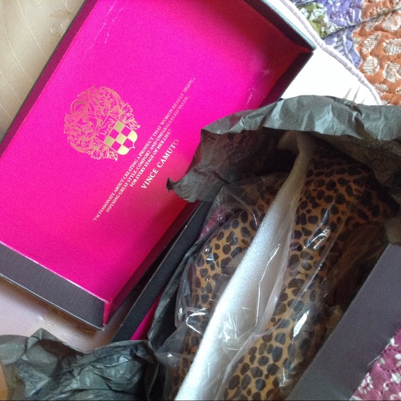 NWOT/ VINCE CAMUTO Spotted Brown Cheetah Pony💛 - Picture 5 of 6